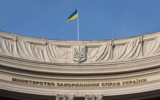 24 учреждения в 20 странах: МИД расширил доступ к консульским услугам за границей