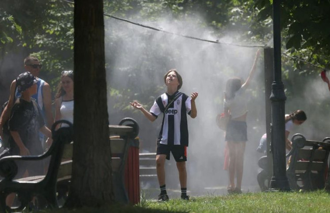 +40 градусов еще будет: сколько еще будет продолжаться аномальная жара в Украине