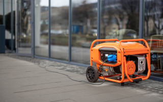 Во Львове две работницы кафе отравились угарным газом от генератора