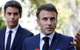 Эмманюэль Макрон принял отставку премьер-министра Франции Габриэля Атталя