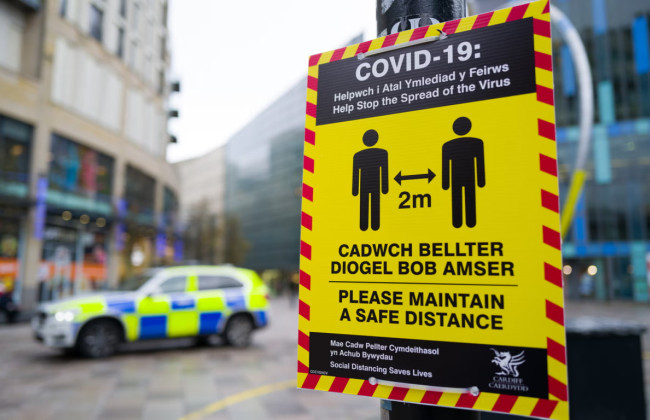 У Британії жінка відсудила у роботодавця майже $33 тисячі за те, що він спеціально кашляв на неї