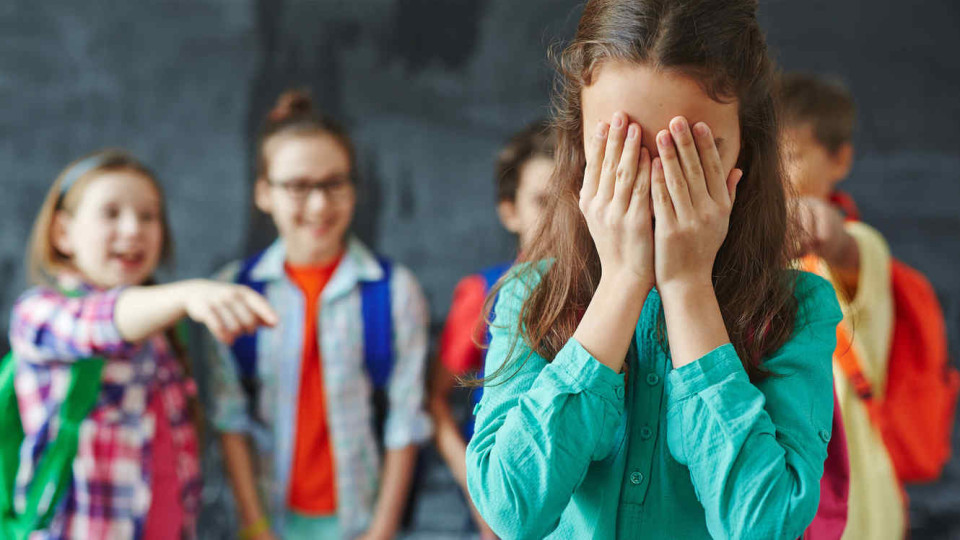 Более половины украинских школьников сталкивались с буллингом: исследование
