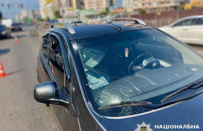 Под Киевом водитель наехал на несовершеннолетнюю на нерегулируемом переходе