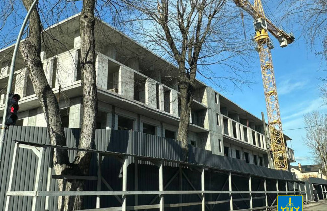 Прокуратура вимагає припинити незаконне будівництво багатоповерхівок у Дарницькому районі Києва
