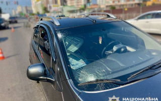 Под Киевом водитель наехал на несовершеннолетнюю на нерегулируемом переходе