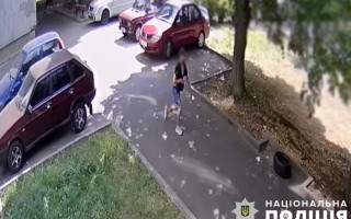 В Киеве полицейские задержали ревнивца, который ограбил ремонтника