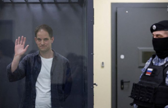 В рф журналиста WSJ Эвана Гершковича суд приговорил к 16 годам колонии по делу о шпионаже