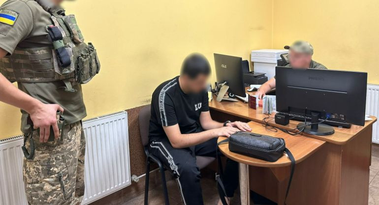 $600 за то, чтобы выпустили за границу: в Винницкой области парень пытался «договориться» с пограничниками