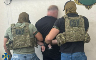 В Одесской области мэр одного из городов, адвокат, регистраторы и нотариусы занимались рэкетом