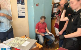 $1000 за «бронь» працівників критичної інфраструктури: чиновник Одеської ОДА погорів на хабарі