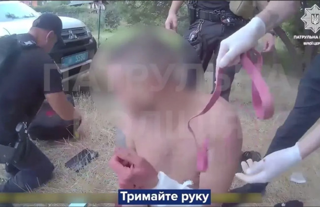 На Киевщине мужчина упал в воду и потерял сознание