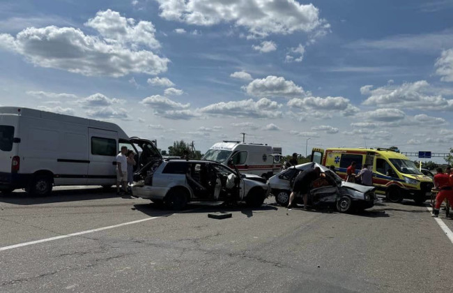 На Волині зіткнулися два легковики: серед постраждалих є діти