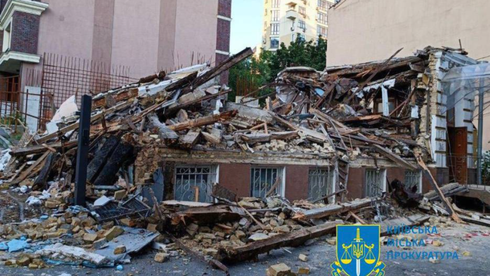 Поліція проводить обшуки у власників будинку та в будівельній компанії, яка знесла Садибу Зеленських у Києві