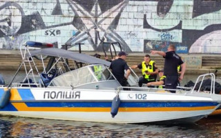 Рятувальники на Дніпрі продовжили пошуки хлопця, що впав у річку через аварію на атракціоні