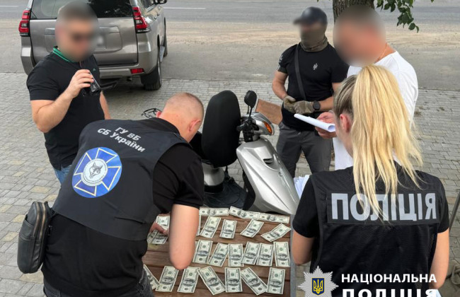 Підприємець в Одесі організував схему незаконного виїзду до Молдови за $7 тисяч