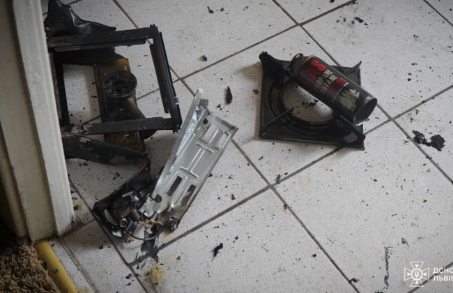 Во Львове в многоэтажке взорвалась газовая горелка, фото