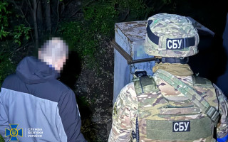 «Охотился» на релейные шкафы Укрзализныци и корректировал удары по Одессе: СБУ задержала российского агента