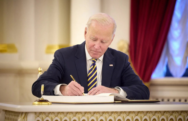 Байден делегировал полномочия по реализации закона о поддержке Украины министру финансов и госсекретарю