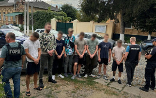 Вояж до Придністров'я закінчився затриманням: прикордонники зупинили дві автівки