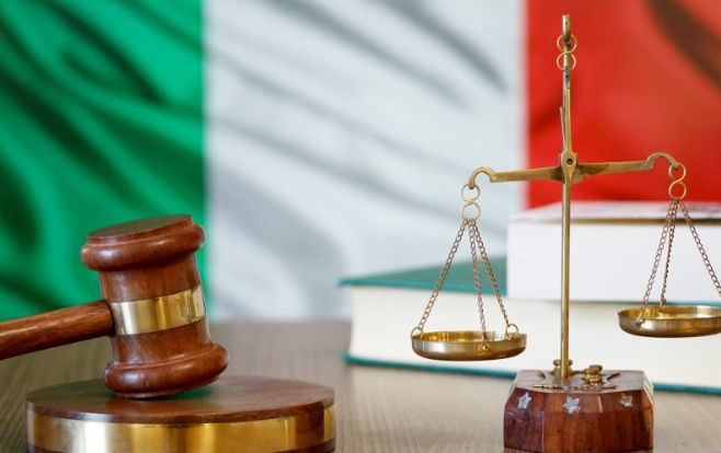 Батьків експрем’єра Італії відправили за ґрати за фінансові махінації