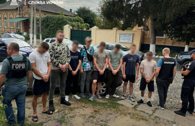 Вояж в Приднестровье закончился задержанием: пограничники остановили две машины