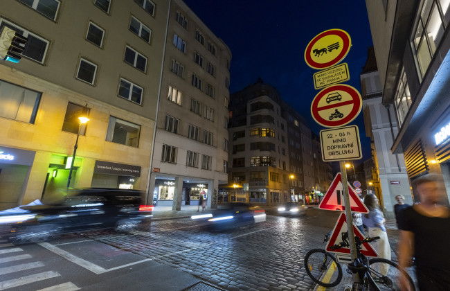 В историческом центре Праги запретили ночной автомобильный трафик из-за шума