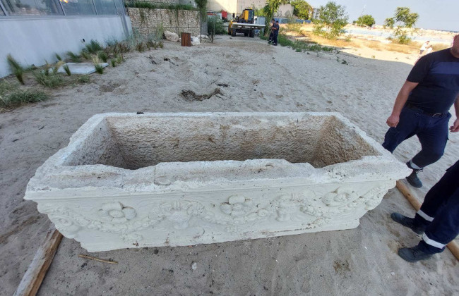 Во время отпуска полицейский обнаружил на пляже саркофаг римской эпохи