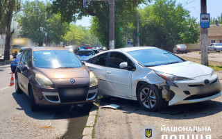 В Одесской области легковой наехал на 11-летнего ребенка и врезался с авто