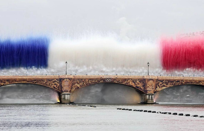 Церемония открытия Олимпиады-2024: летающий котел и парад лодок под дождем – фото, как это было