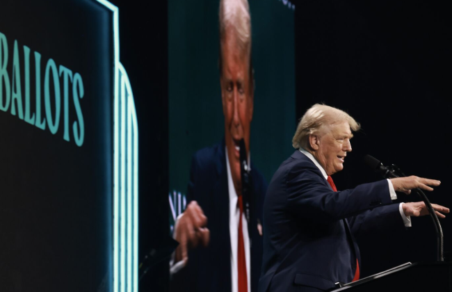 Дональд Трамп заявил, что полностью восстановился после покушения и снял повязку с уха