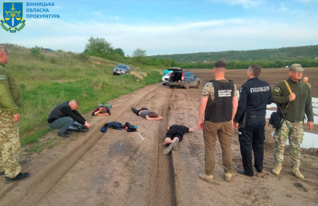 6 тысяч долларов за гидрокостюм и ласты: в Винницкой области будут судить мужчин, которые пытались переправить военнообязанного в Молдову