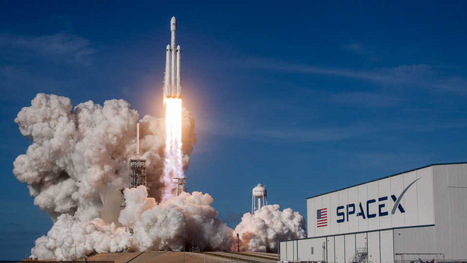 SpaceX успешно запустила очередную партию спутников Starlink