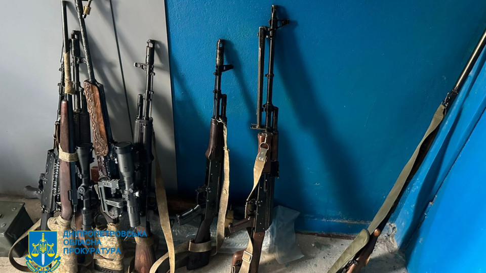 В Днепре заблокировали канал нелегальной продажи оружия и боеприпасов, фото