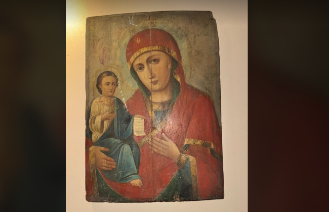 Украинка пыталась вывезти в Чехию старинную икону, фото