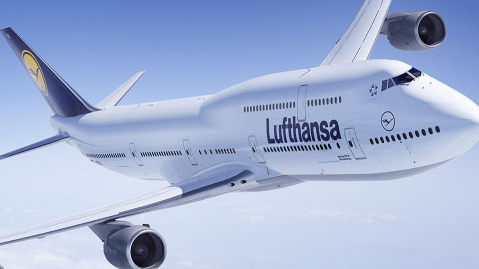 Lufthansa требует от экоактивистов миллион евро за сотни задержанных рейсов