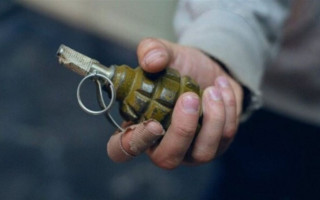 В Черкасской области мужчина хотел продать гранату и запал за 2 тысячи гривен: ему сообщили о подозрении