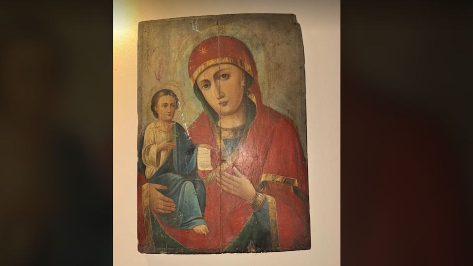 Українка намагалася вивезти до Чехії старовинну ікону, фото