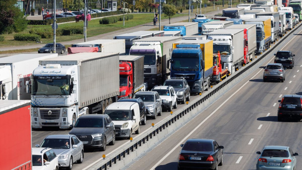 Киев вводит ограничения на въезд грузовиков: что нужно знать