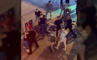 В одеській Аркадії сталася масова бійка: учасників затримала поліція, відео