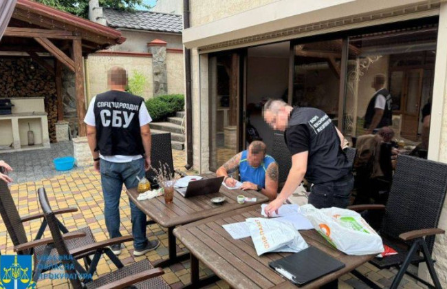 Миллионные хищения на закупке военного снаряжения: подозревают чиновников Одесского горсовета