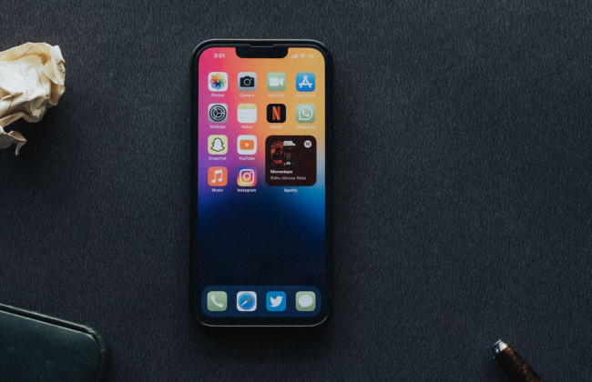 Искусственный интеллект в iPhone: когда заработает первая нейросеть Apple