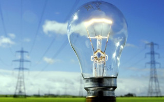 Укренерго закликало українців, щоб вони використовували електроенергію вдень, а не ввечері