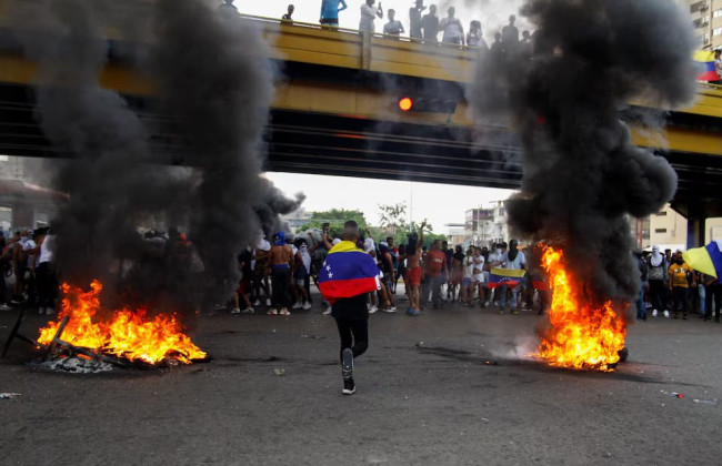 В Венесуэле вспыхнули массовые протесты из-за подозрения в фальсификации результатов президентских выборов: видео