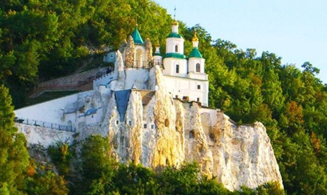 МКИП планирует вернуть под управление государства еще две лавры УПЦ мп