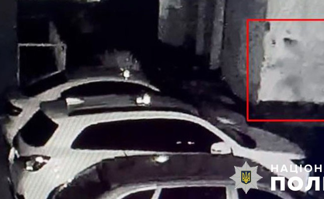 В Киеве мужчина с товарищем сожгли автомобиль знакомого из-за личной обиды