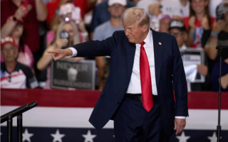 Трамп запускає масштабну рекламу кампанію, щоб стримати зростання рейтингів Гарріс – ЗМІ