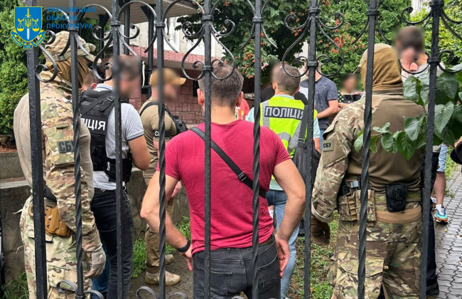 Удерживали военных и несовершеннолетних: в Хмельницкой области разоблачили псевдореабилитационный центр