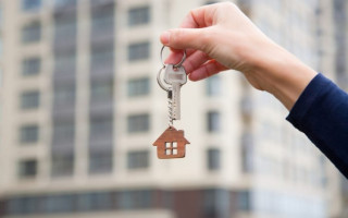 Низку українців хочуть звільнити від пенсійного збору при купівлі житла