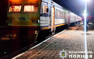 На Киевщине под колесами поезда погиб мужчина