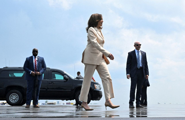 Гаррис опередила Трампа по рейтингу в ключевых штатах – опрос